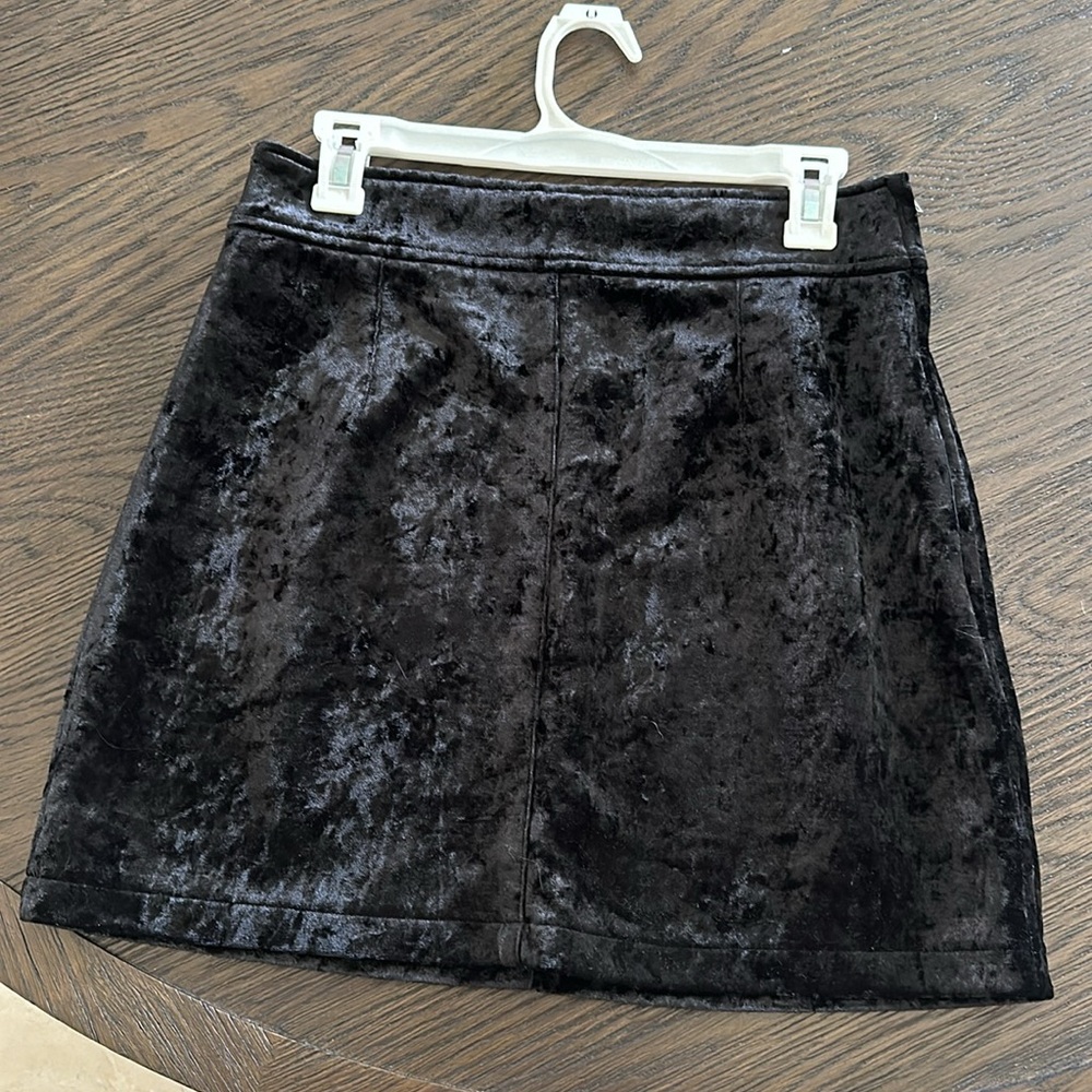 Black velvet American Threads mini skirt, size large